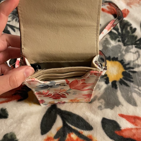 Purses/wallets - Picture 3 of 11